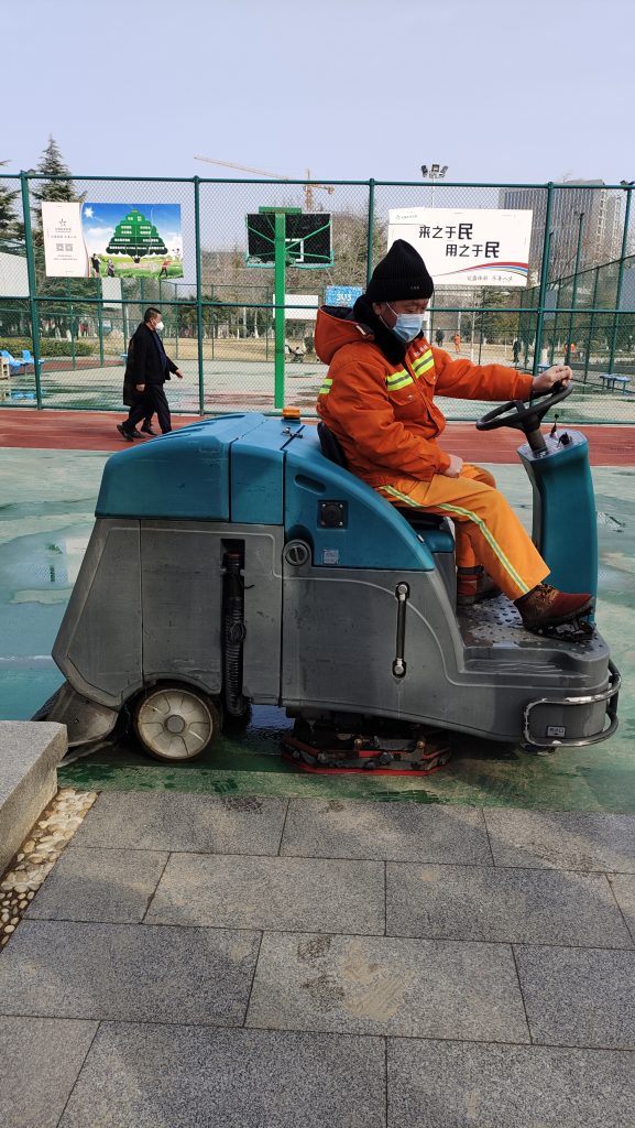 清晨雨拖地車：體育公園除了可以休閑、運動、健身，還需要有啥？