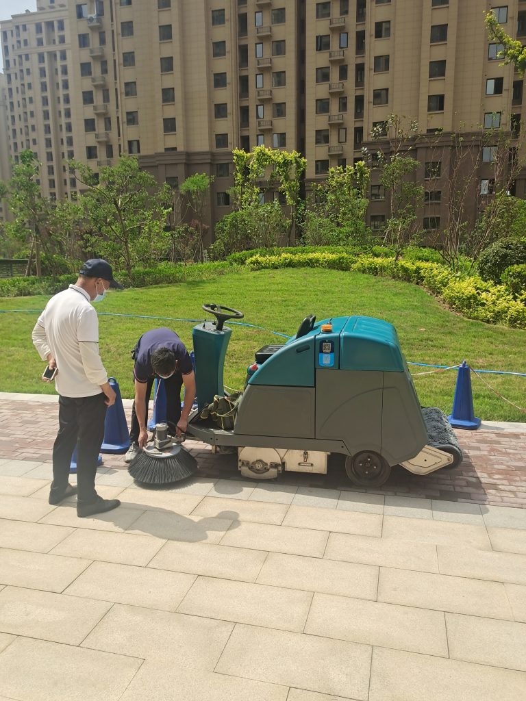 掃地車在疫情防控中發(fā)揮重要作用，助力城市清潔安全