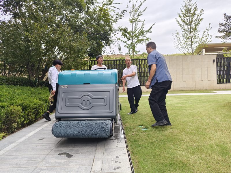 專業(yè)洗地設(shè)備：清晨雨洗地車成為大型空間清潔的理想伙伴